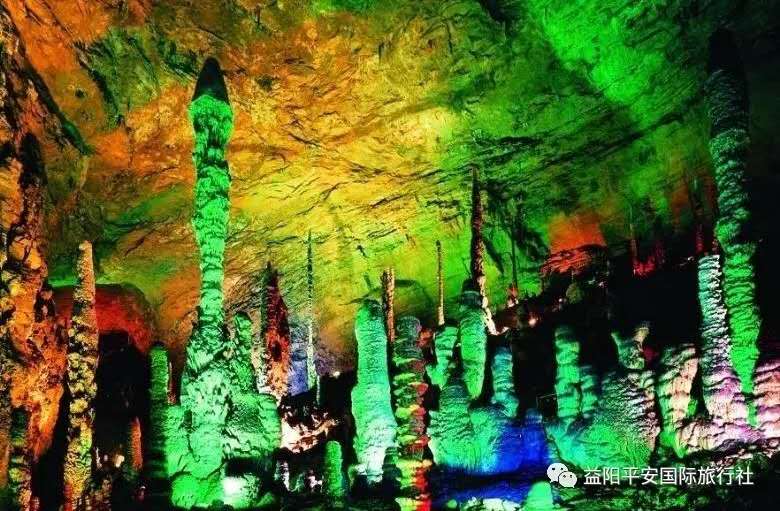 　張家界大峽谷、玻璃橋、黃龍洞品質(zhì)純玩兩日游c2