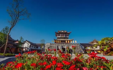 鳳凰古城、晚會(huì)、矮寨大橋、魔鬼玻璃棧道、墨戎苗寨汽車(chē)兩日游